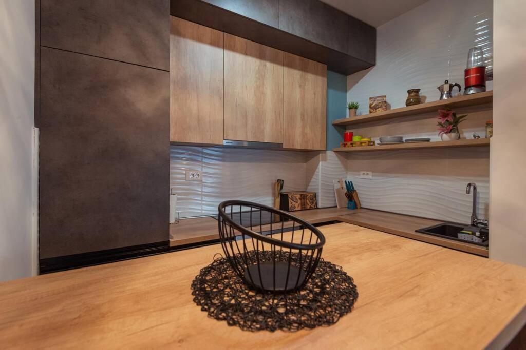 פודגוריצה Modern, Bright And Cozy Apartment מראה חיצוני תמונה