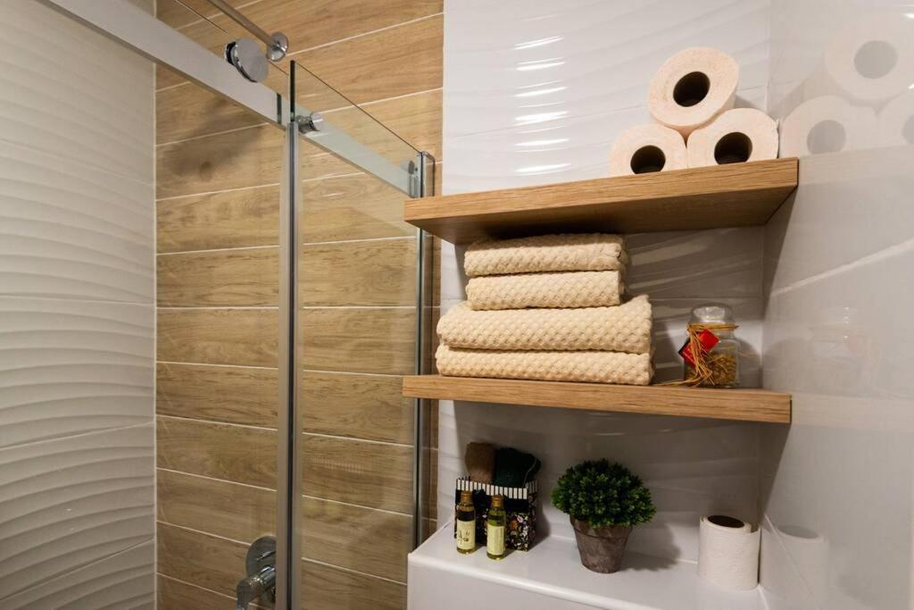 פודגוריצה Modern, Bright And Cozy Apartment מראה חיצוני תמונה