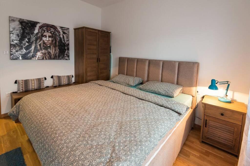פודגוריצה Modern, Bright And Cozy Apartment מראה חיצוני תמונה