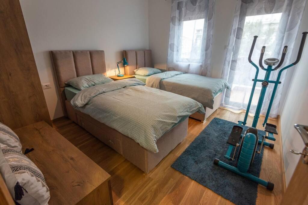 פודגוריצה Modern, Bright And Cozy Apartment מראה חיצוני תמונה